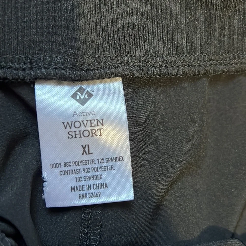 Black Active Shorts with Pockets Size XL - Picture 5 of 5